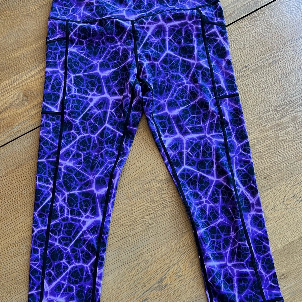 Constantly Varied Gear Electric Black and Purple Womens Medium Leggings